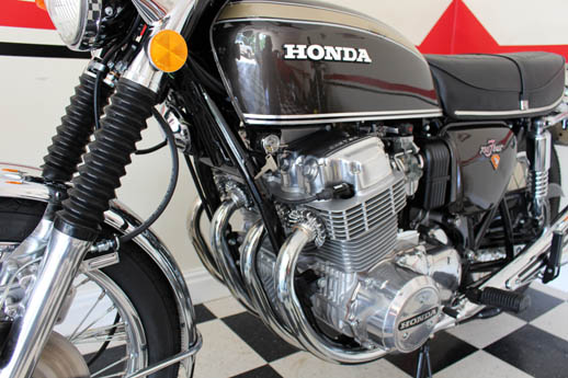 brown 1972 Honda 750